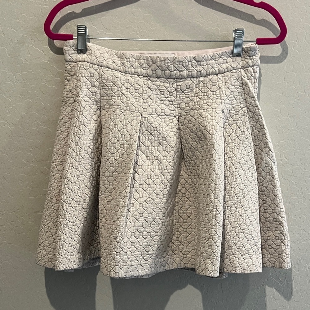 Derek Lam Quilted Beige and Blakc Pleared Skirt size 6